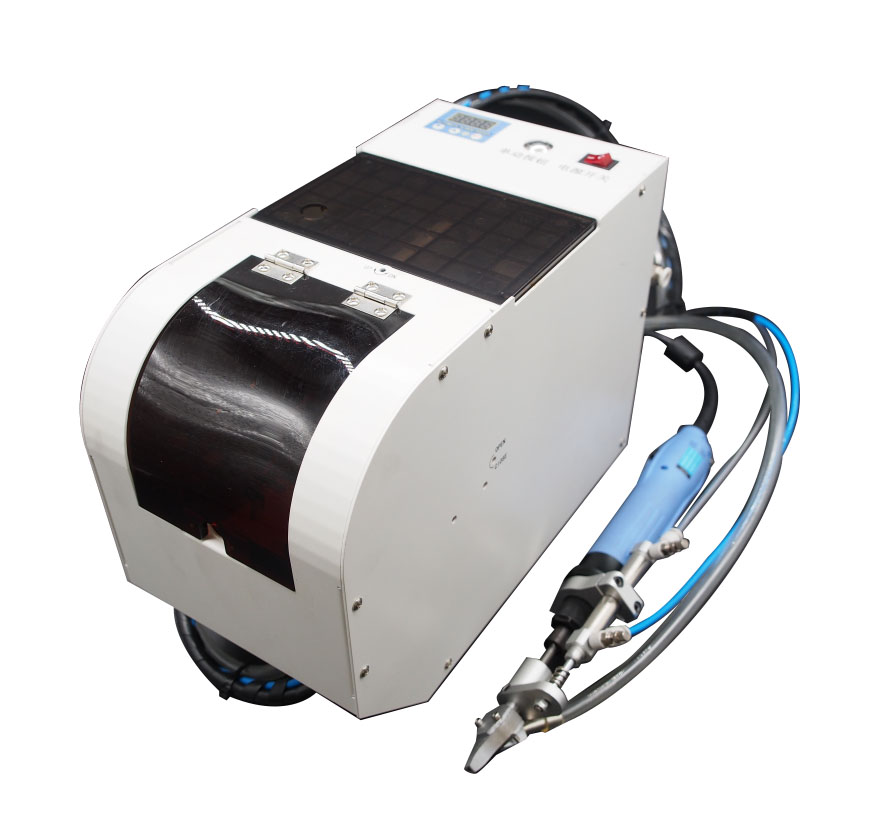 Handheld screw locking machine