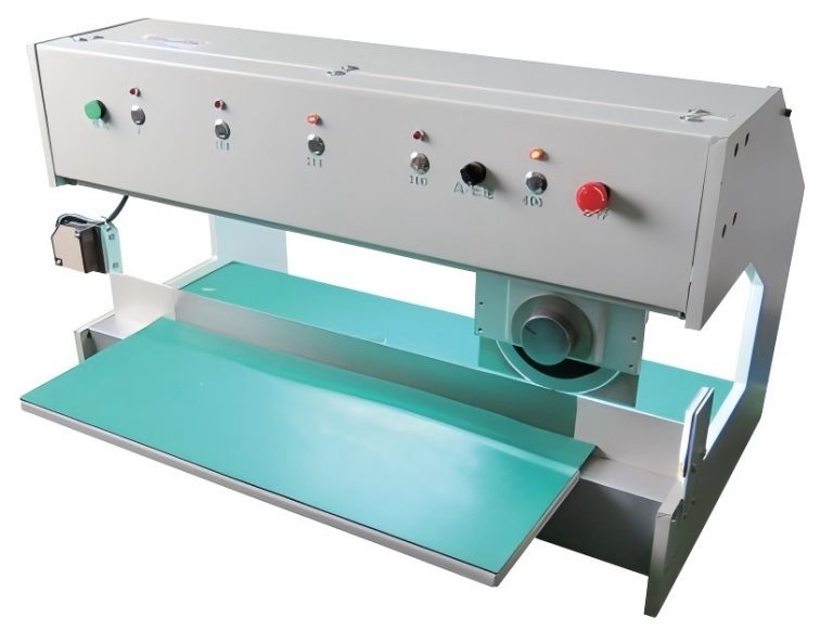Blade moving PCB separator