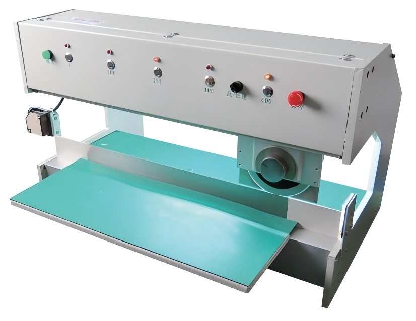 Blade moving PCB separator
